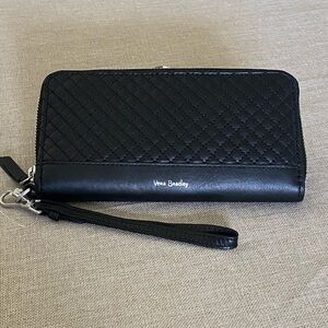 Vera Bradley Quilted Black Leather Wristlet Accordion Zip Large Wallet NWT